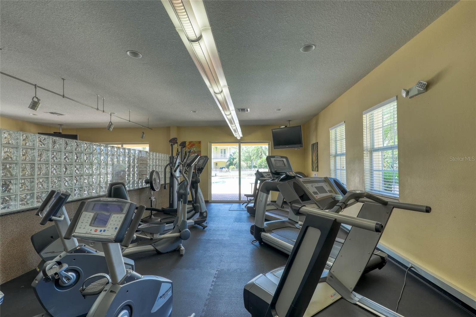LAS PALMAS CONDO - Residential Lease