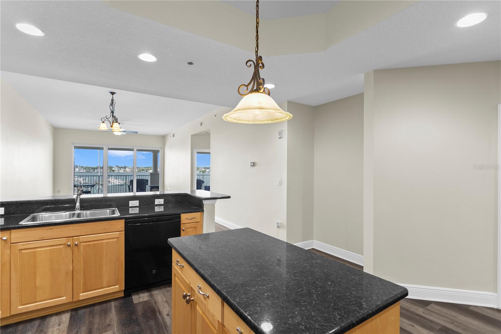 LAS PALMAS CONDO - Residential Lease