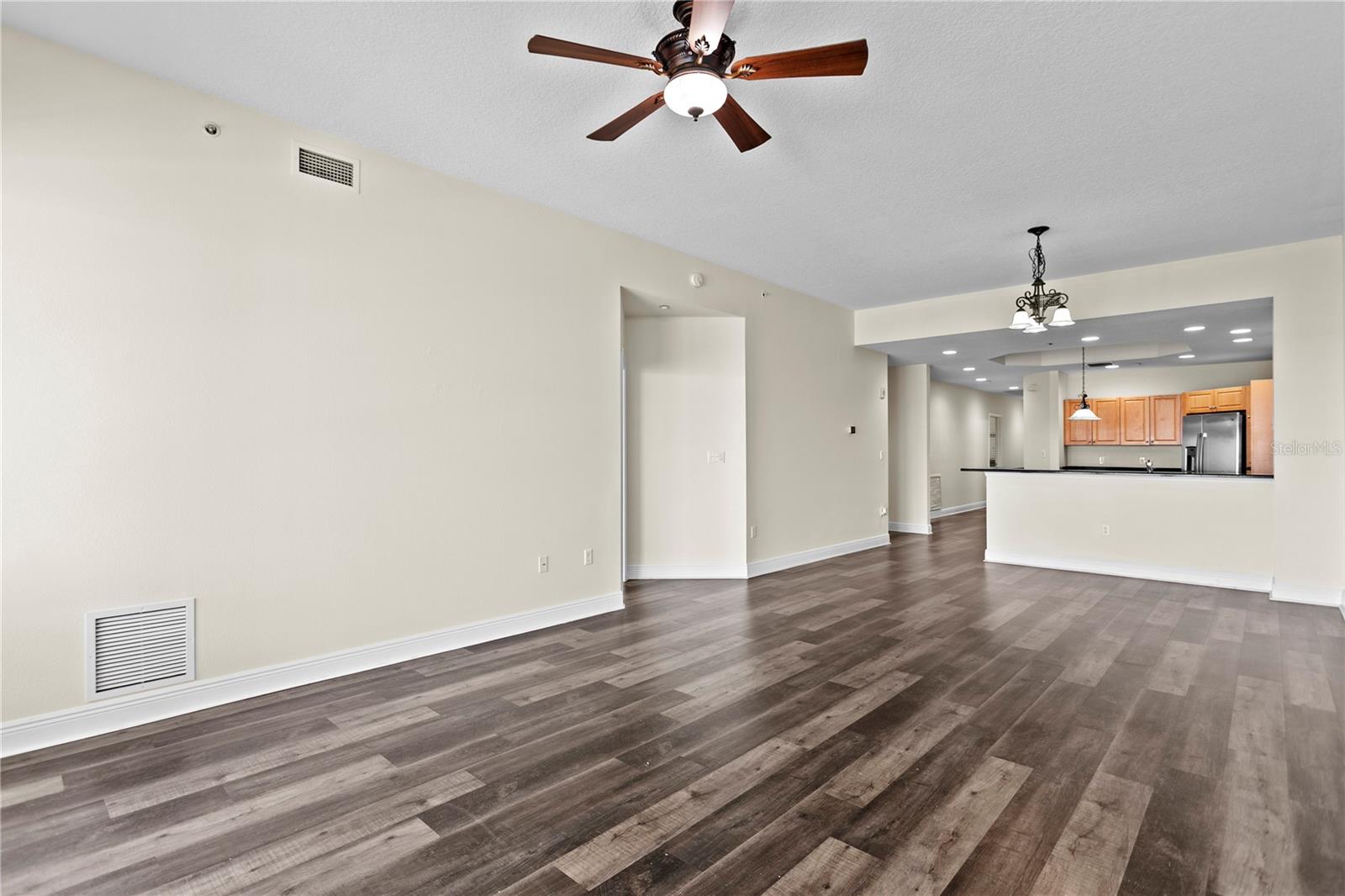 LAS PALMAS CONDO - Residential Lease