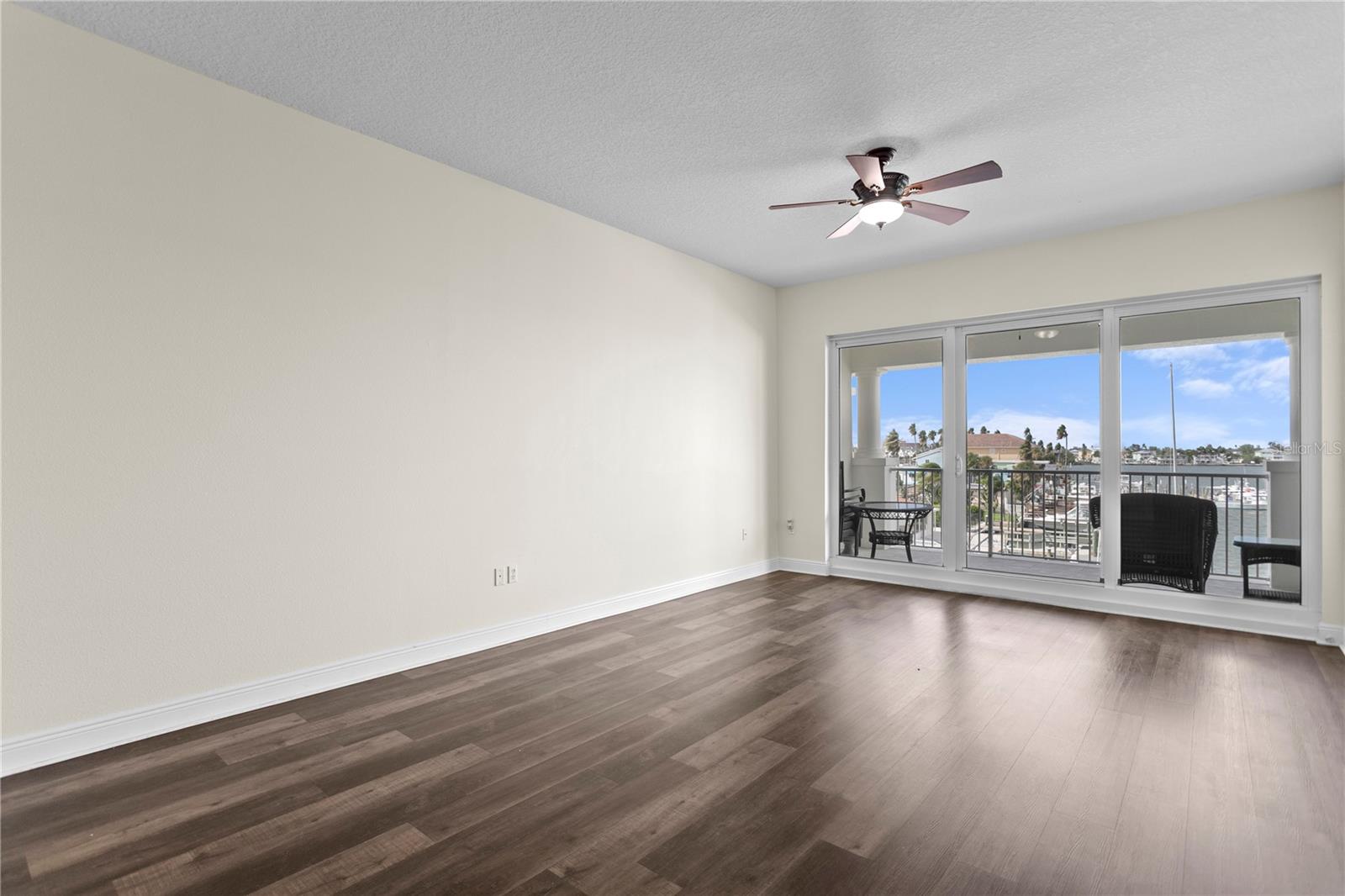 LAS PALMAS CONDO - Residential Lease