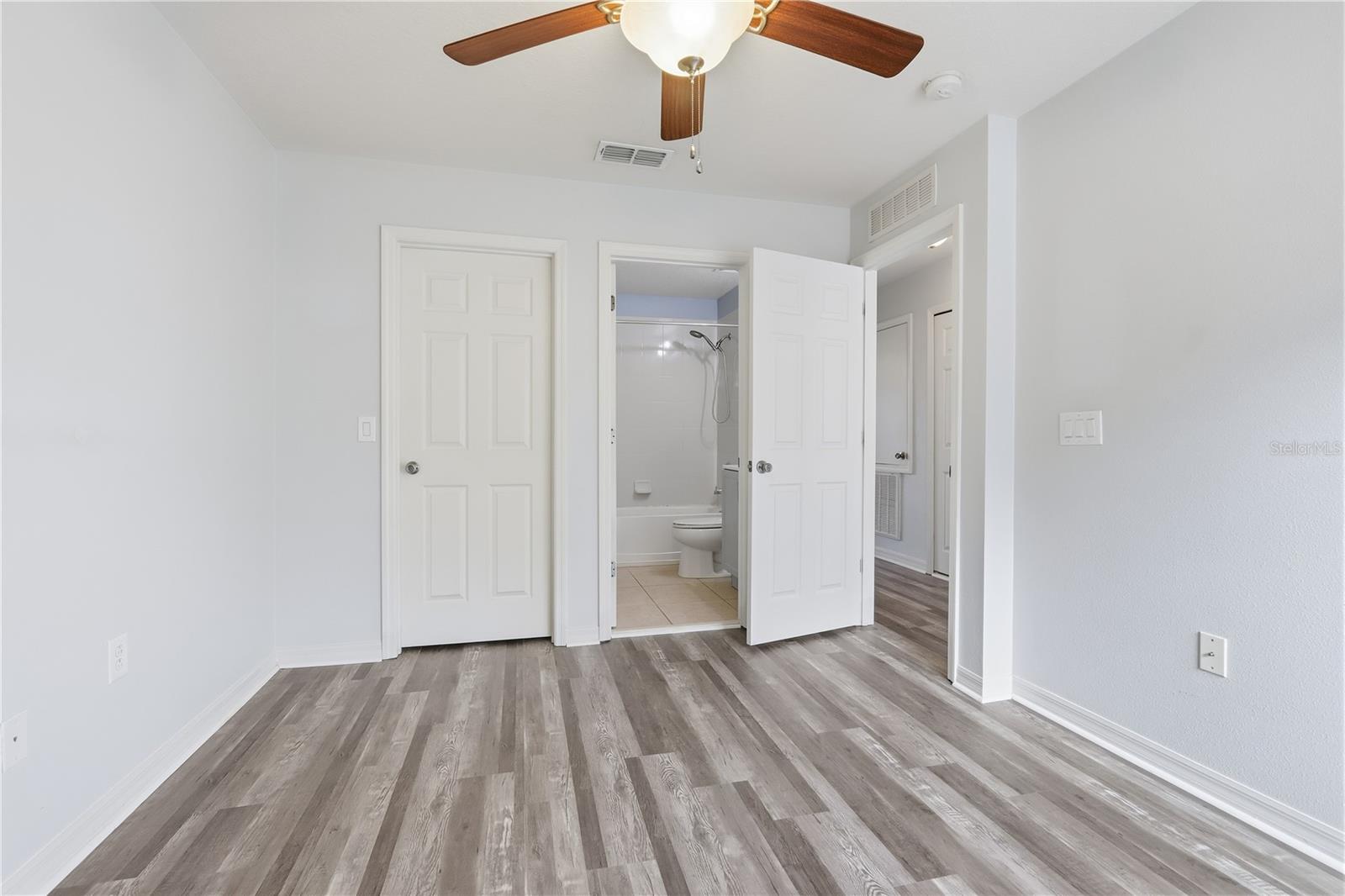 TUSCANY TWNHMS PH 01 - Residential