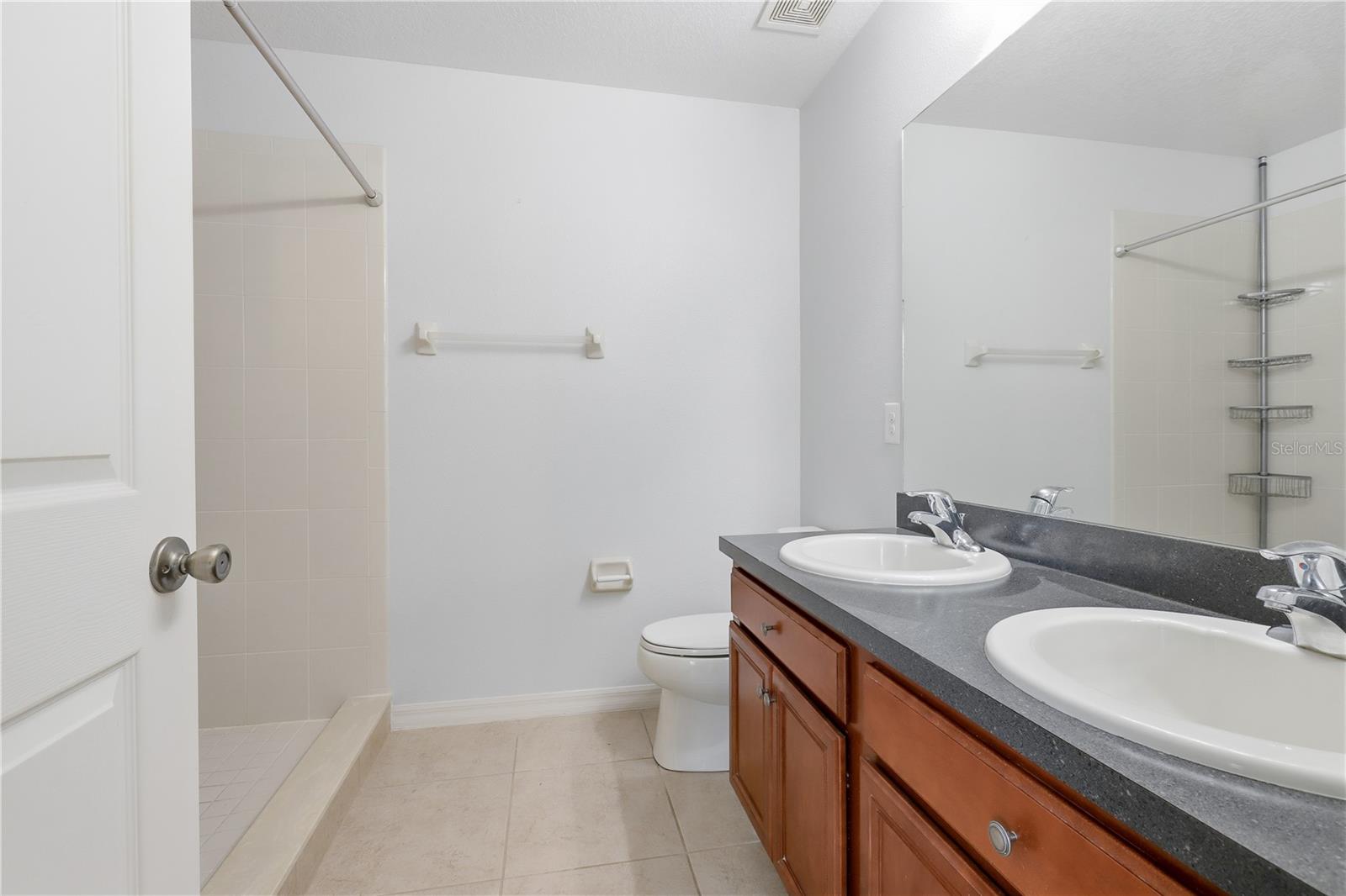 TUSCANY TWNHMS PH 01 - Residential