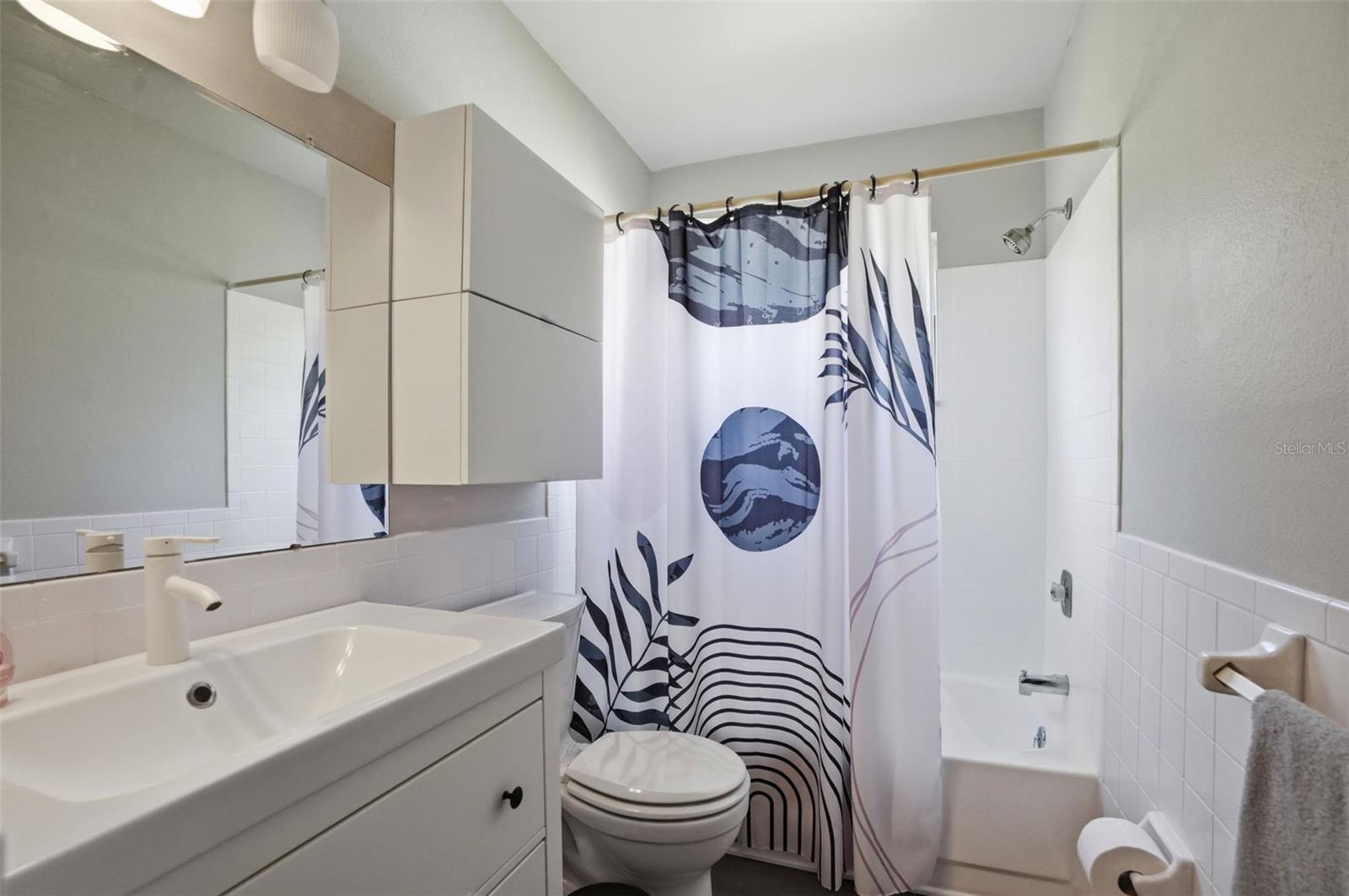 ANCHORAGE OF TARPON LAKE UNIT THREE THE - Residential