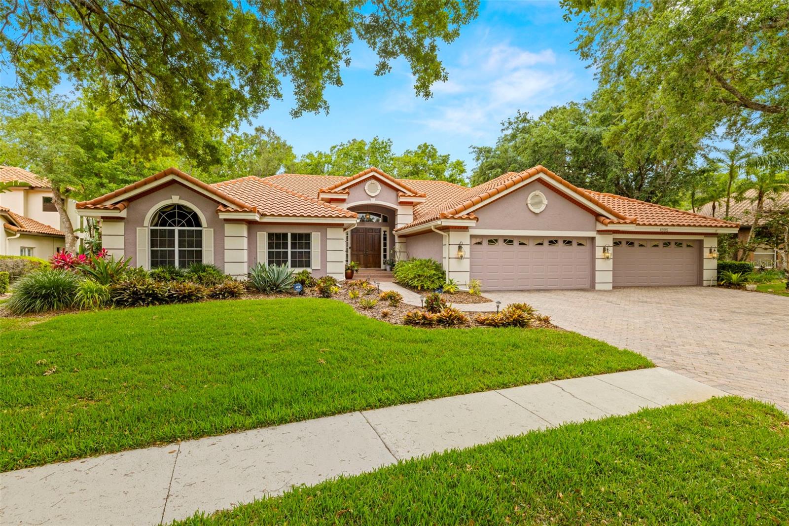 4905 LONDONDERRY DRIVE