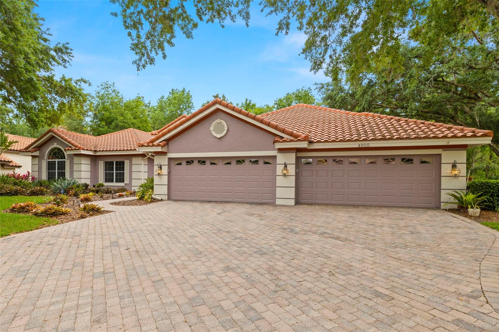 4905 LONDONDERRY DRIVE