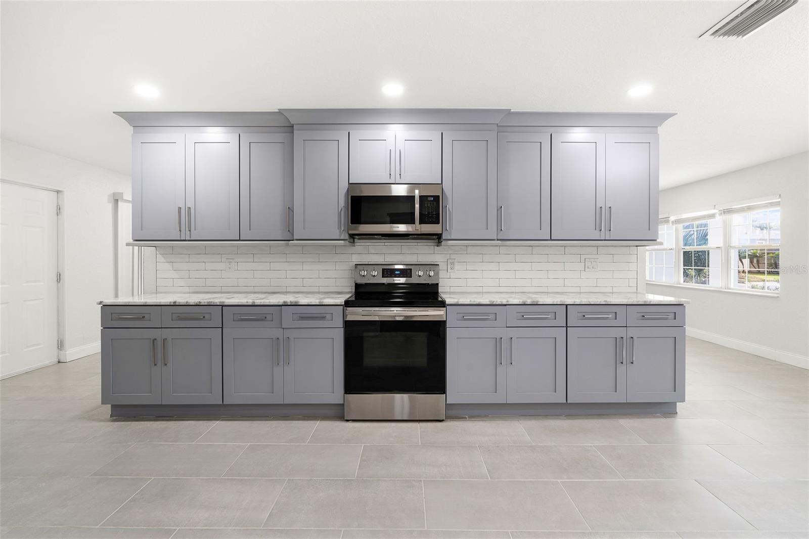 BEACH PARK - Residential Lease