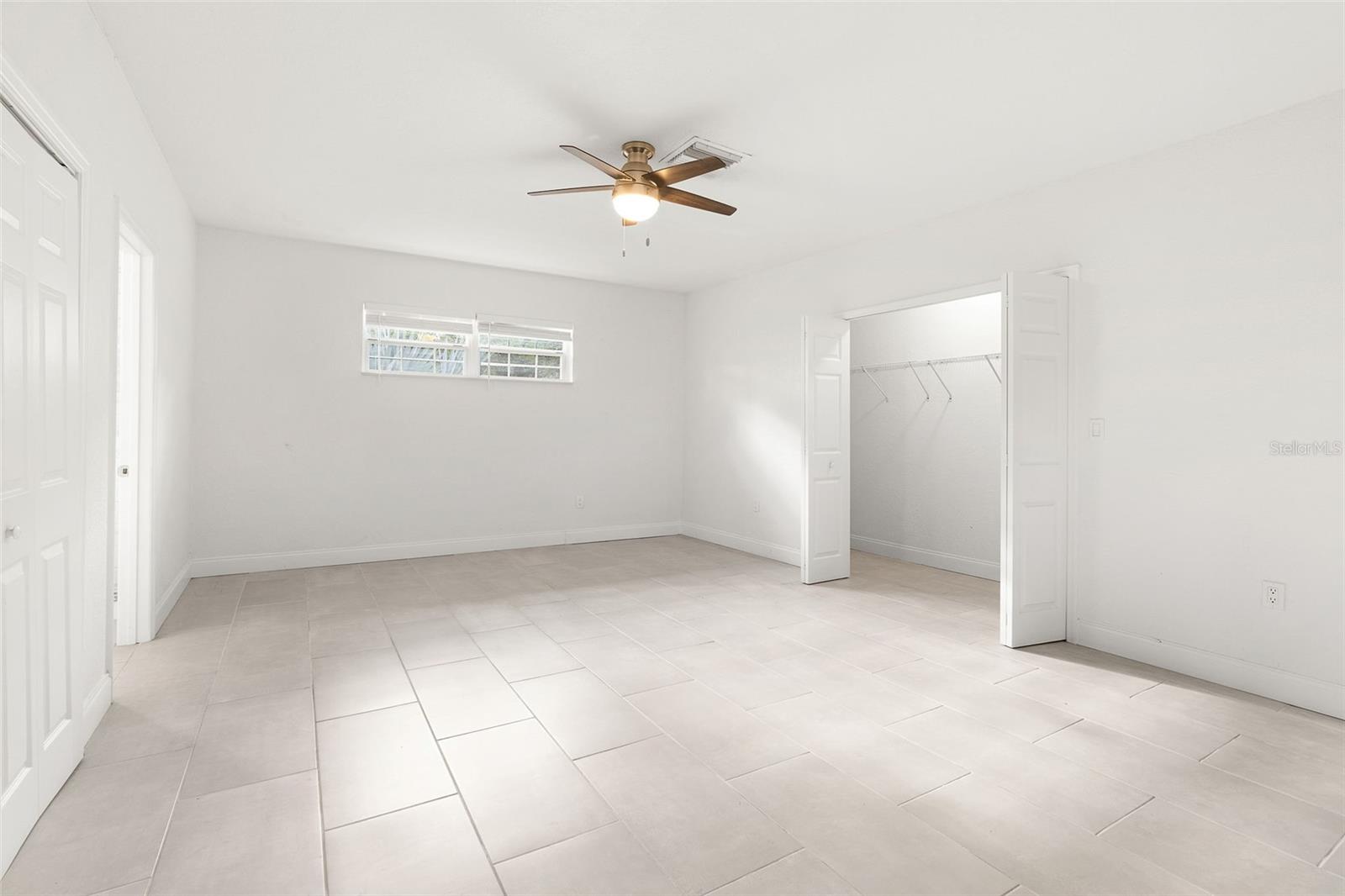 BEACH PARK - Residential Lease