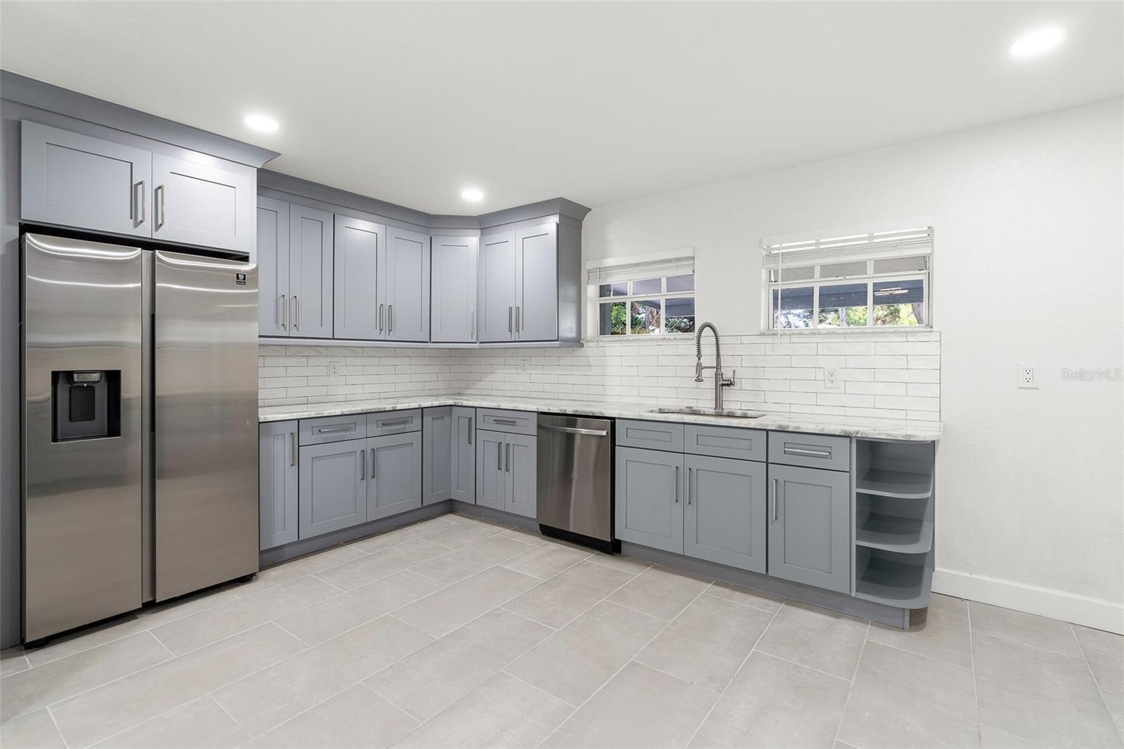 BEACH PARK - Residential Lease