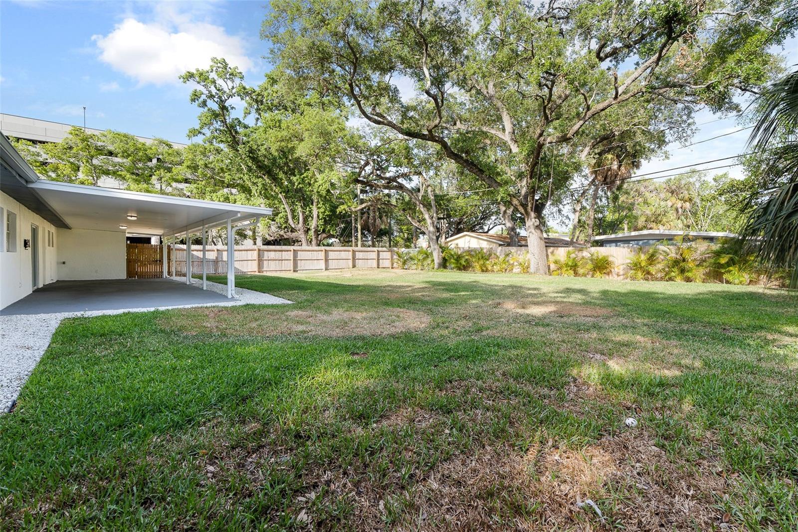 BEACH PARK - Residential Lease