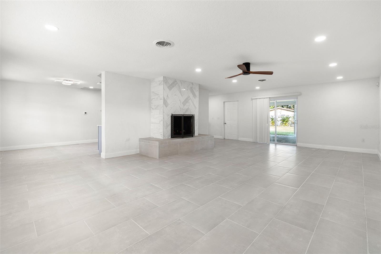 BEACH PARK - Residential Lease