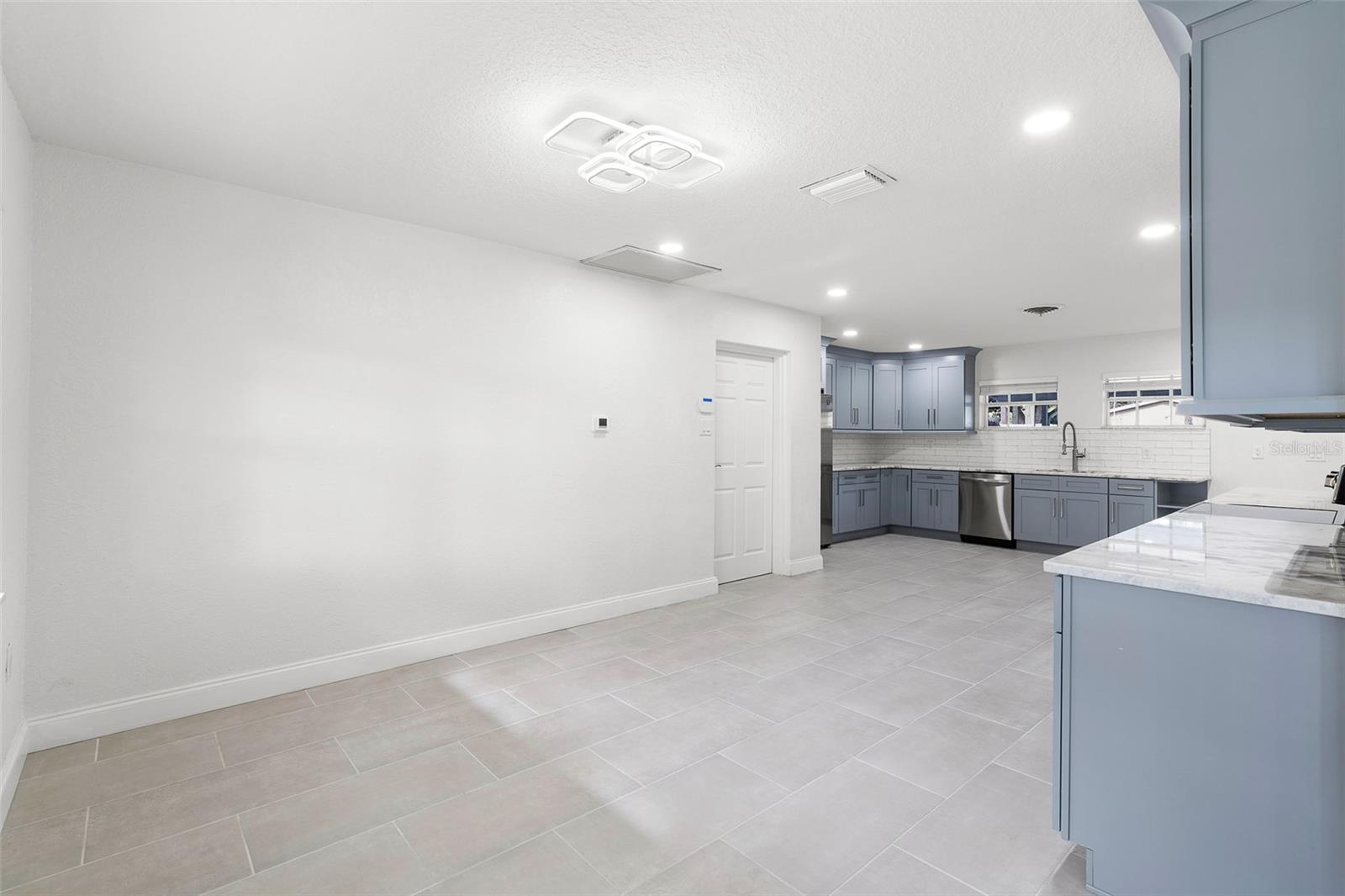 BEACH PARK - Residential Lease