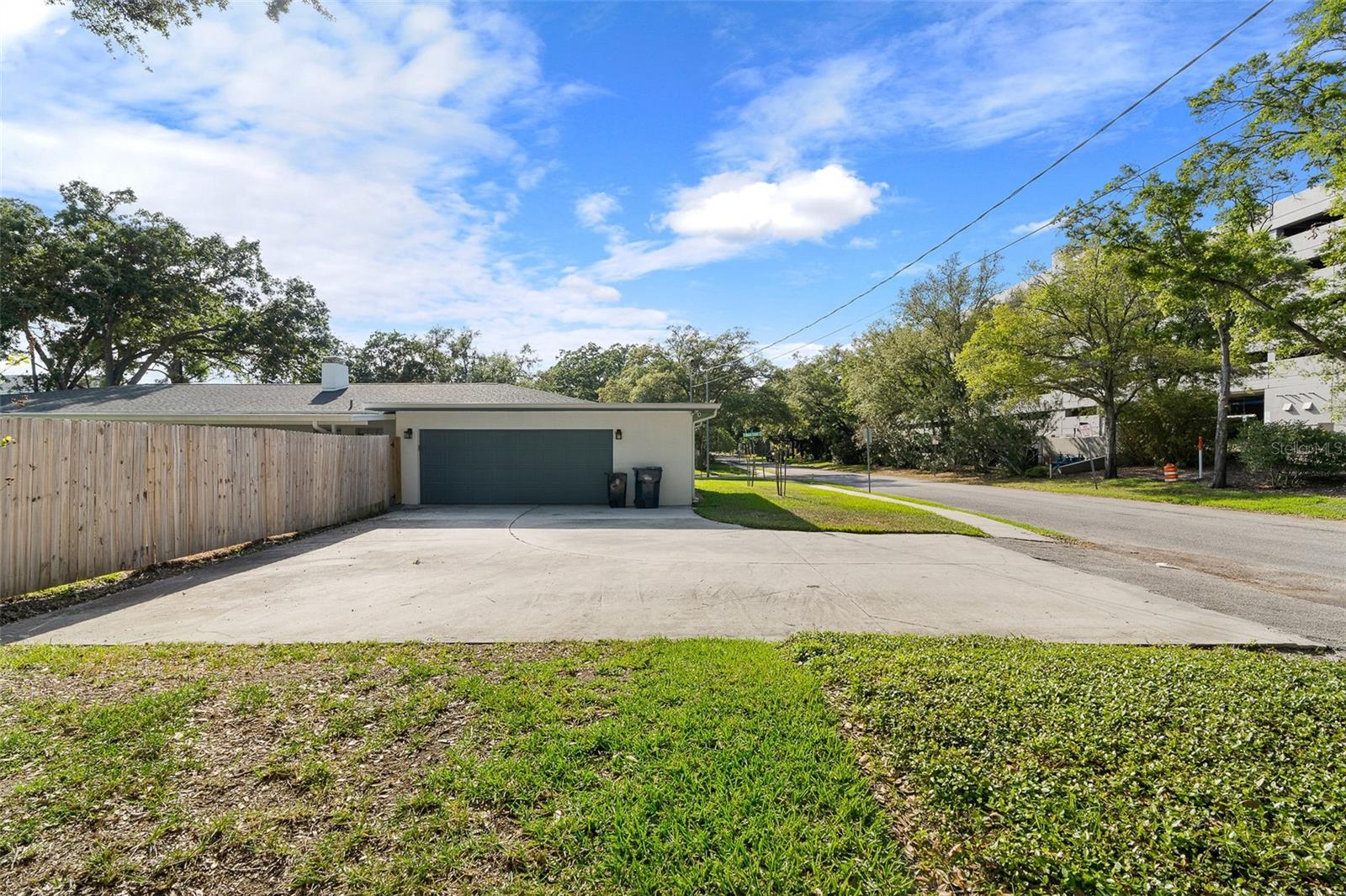 BEACH PARK - Residential Lease