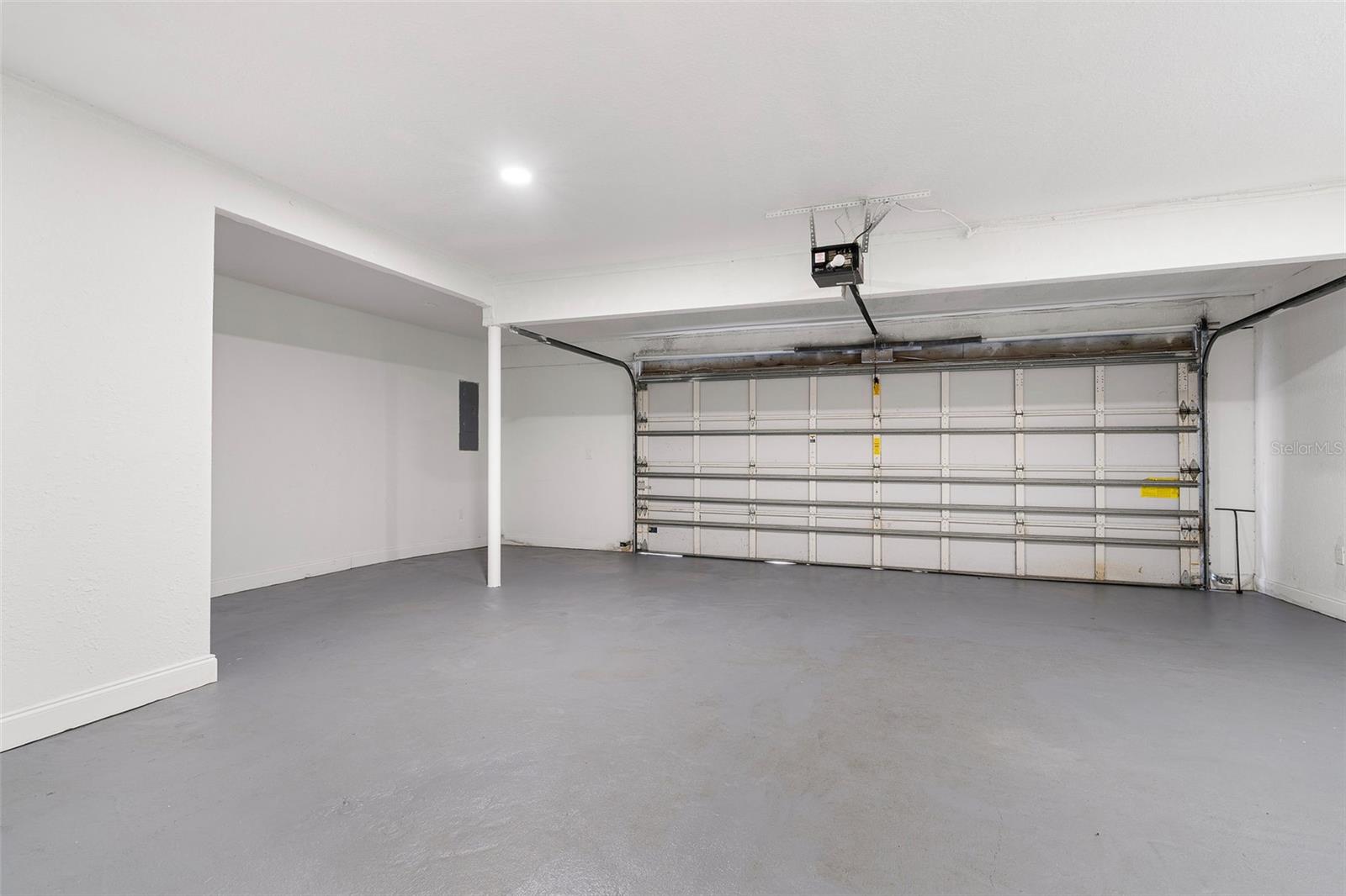 BEACH PARK - Residential Lease