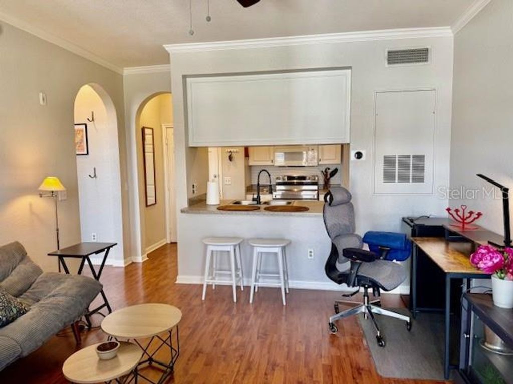 Photo of 860 N Orange Avenue #464, Orlando, FL 32801 (MLS # O6333714)