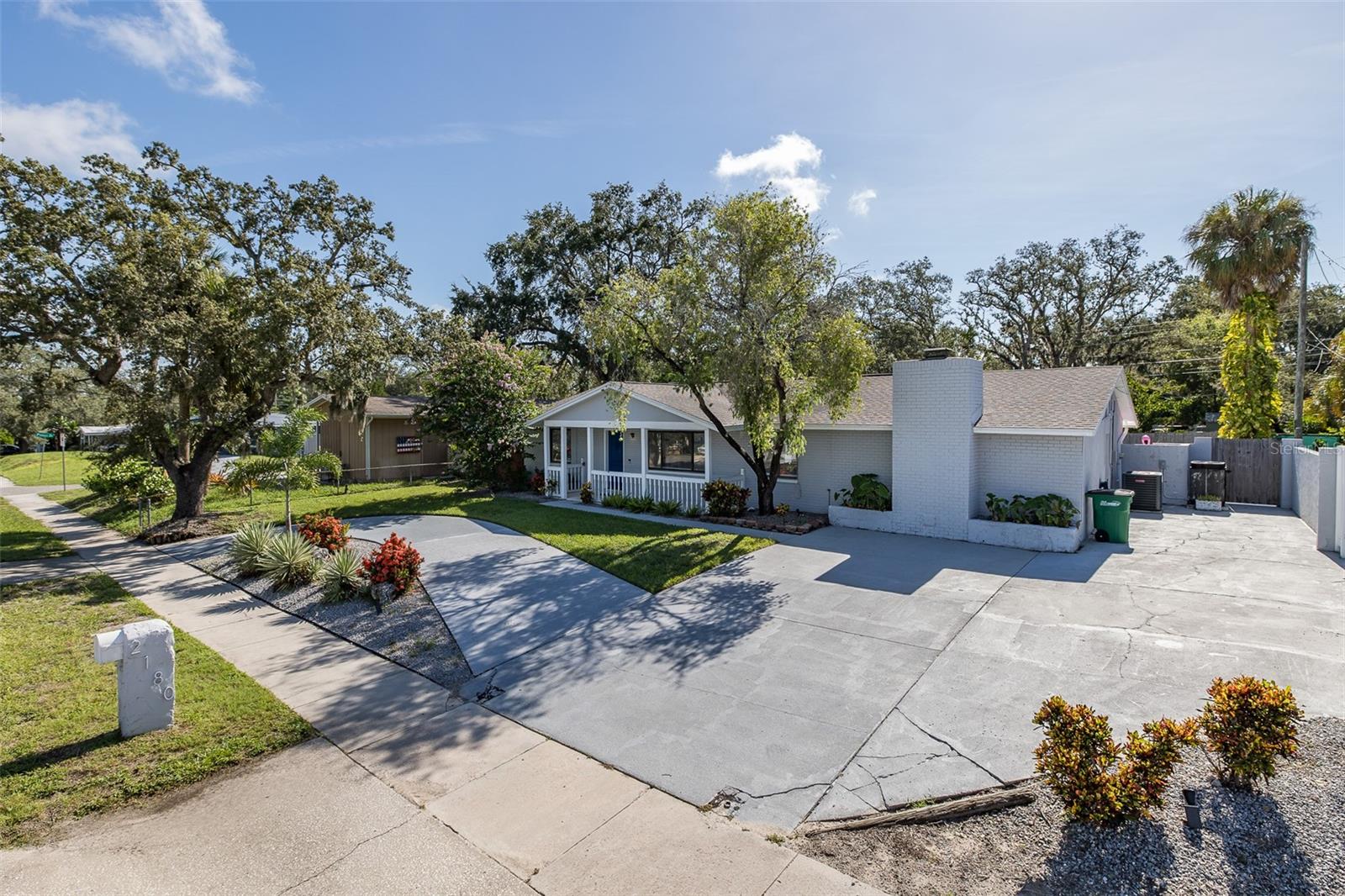 DE SOTO ESTATES - Residential