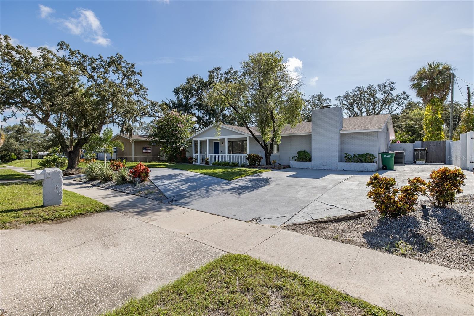 DE SOTO ESTATES - Residential