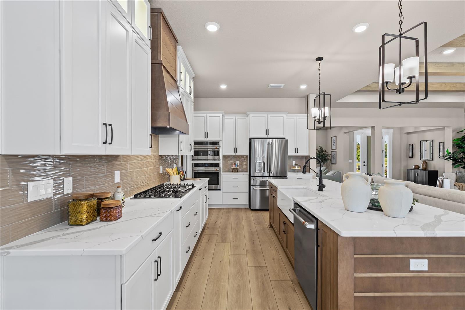 NORTH LAKE ESTATES - Residential