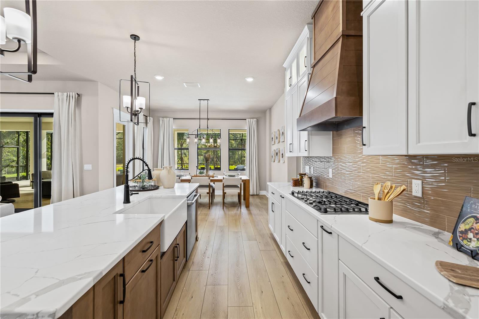 NORTH LAKE ESTATES - Residential