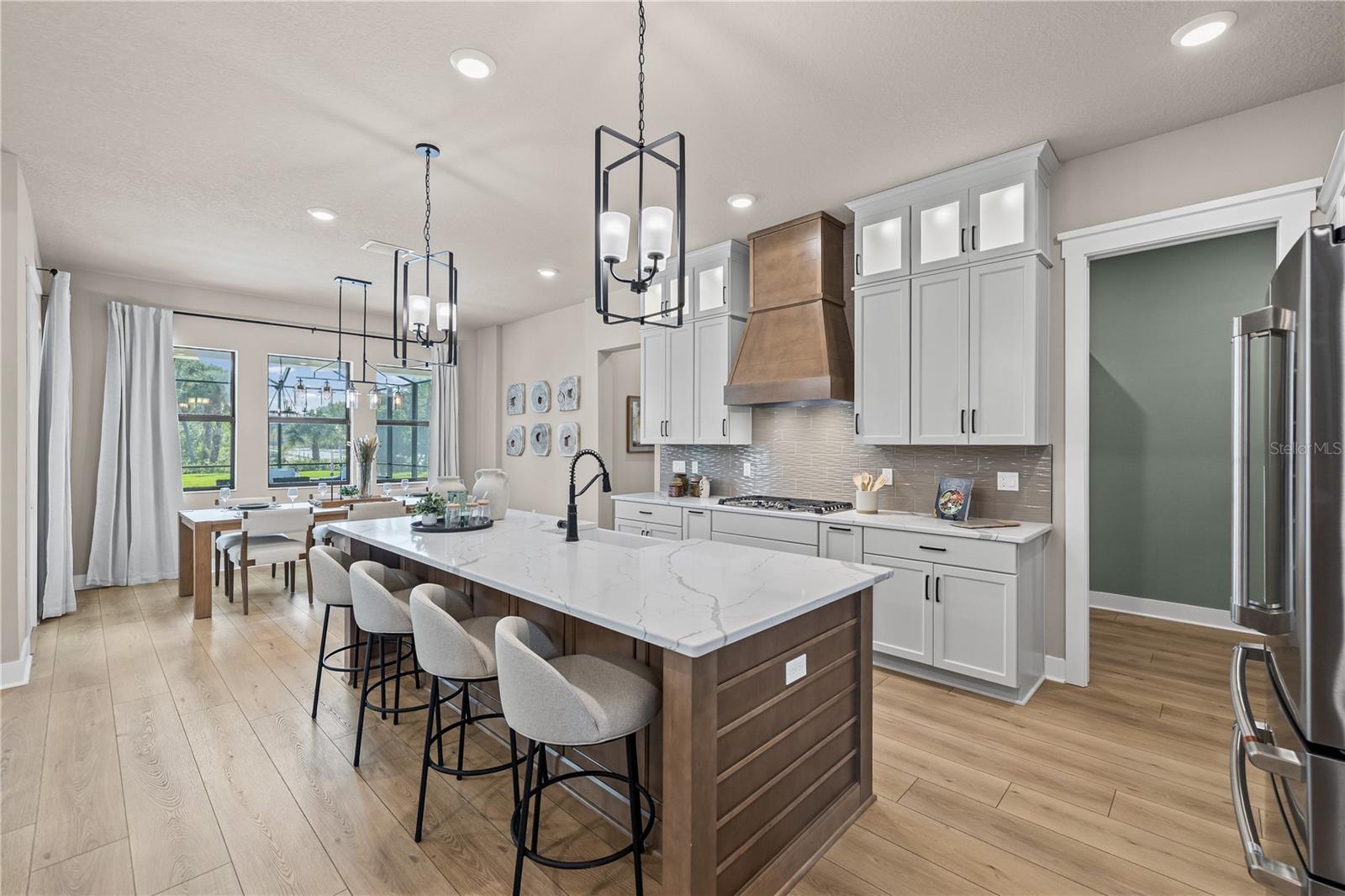 NORTH LAKE ESTATES - Residential