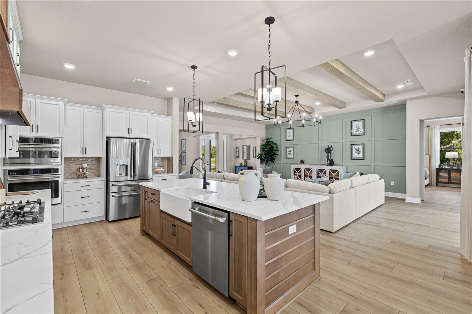 NORTH LAKE ESTATES - Residential