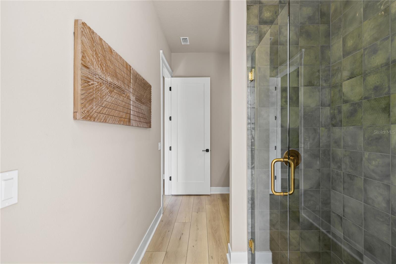 NORTH LAKE ESTATES - Residential