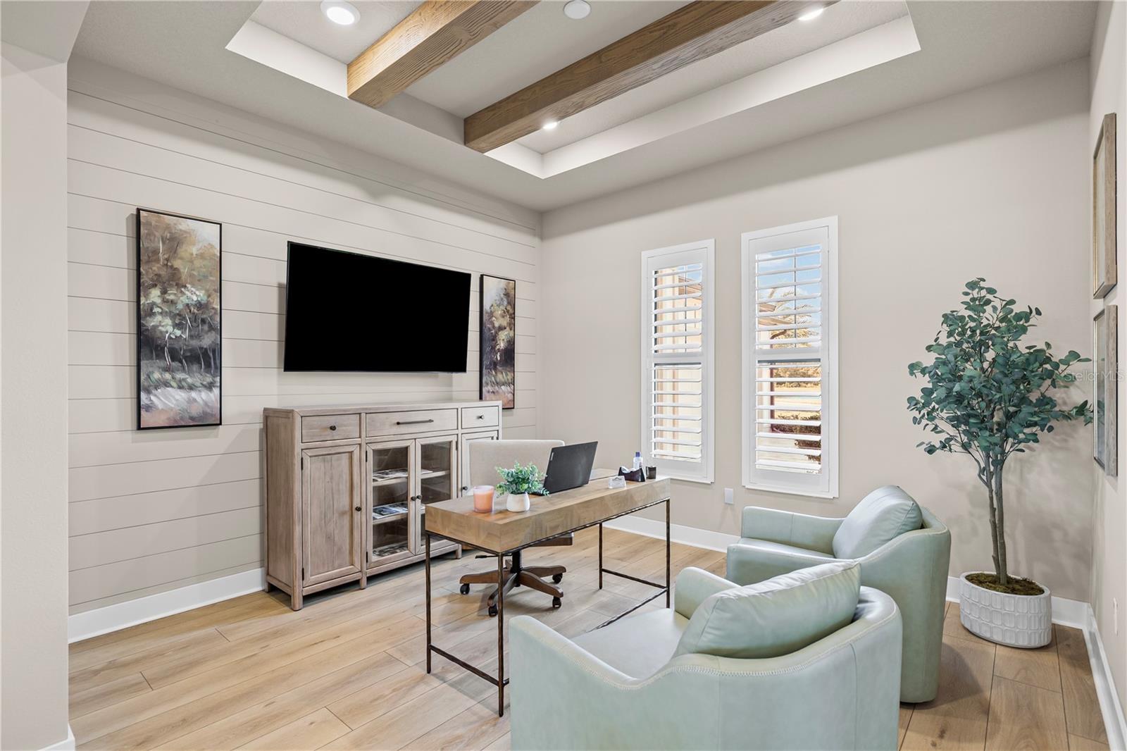 NORTH LAKE ESTATES - Residential