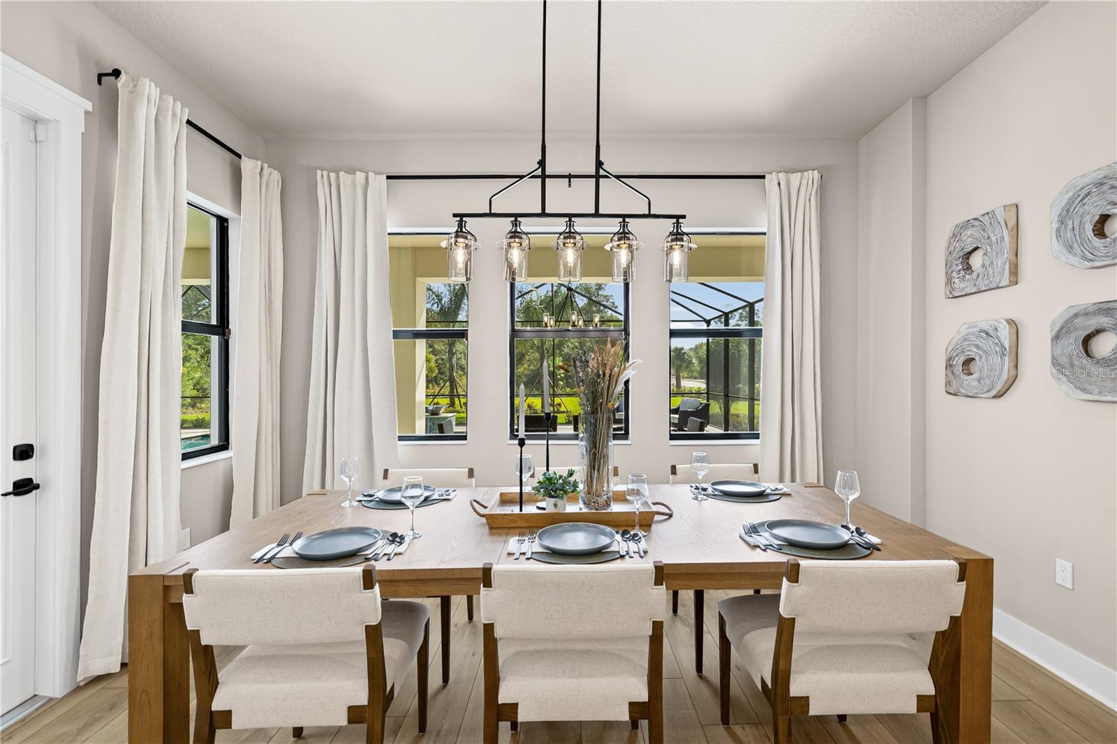 NORTH LAKE ESTATES - Residential