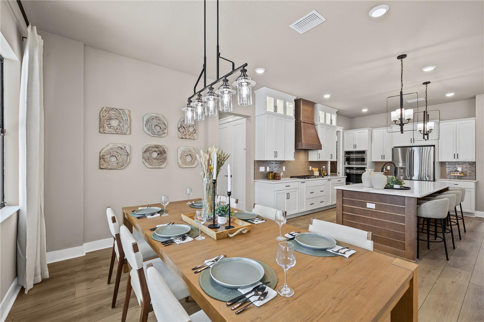 NORTH LAKE ESTATES - Residential