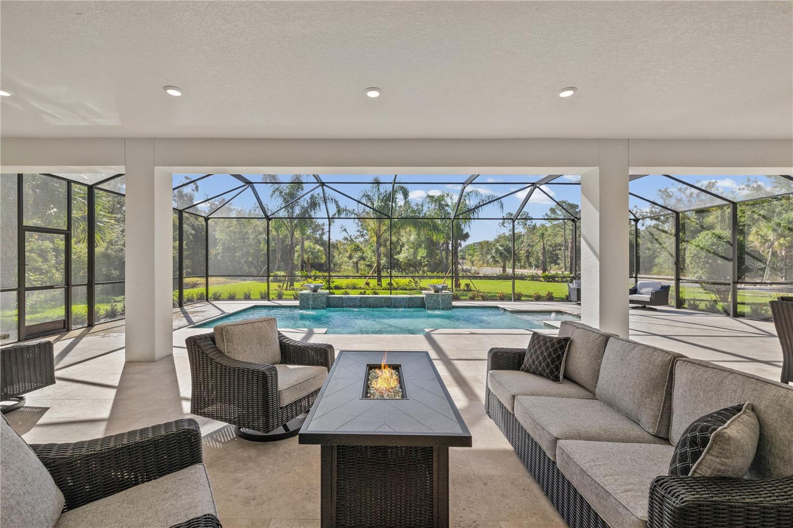 NORTH LAKE ESTATES - Residential