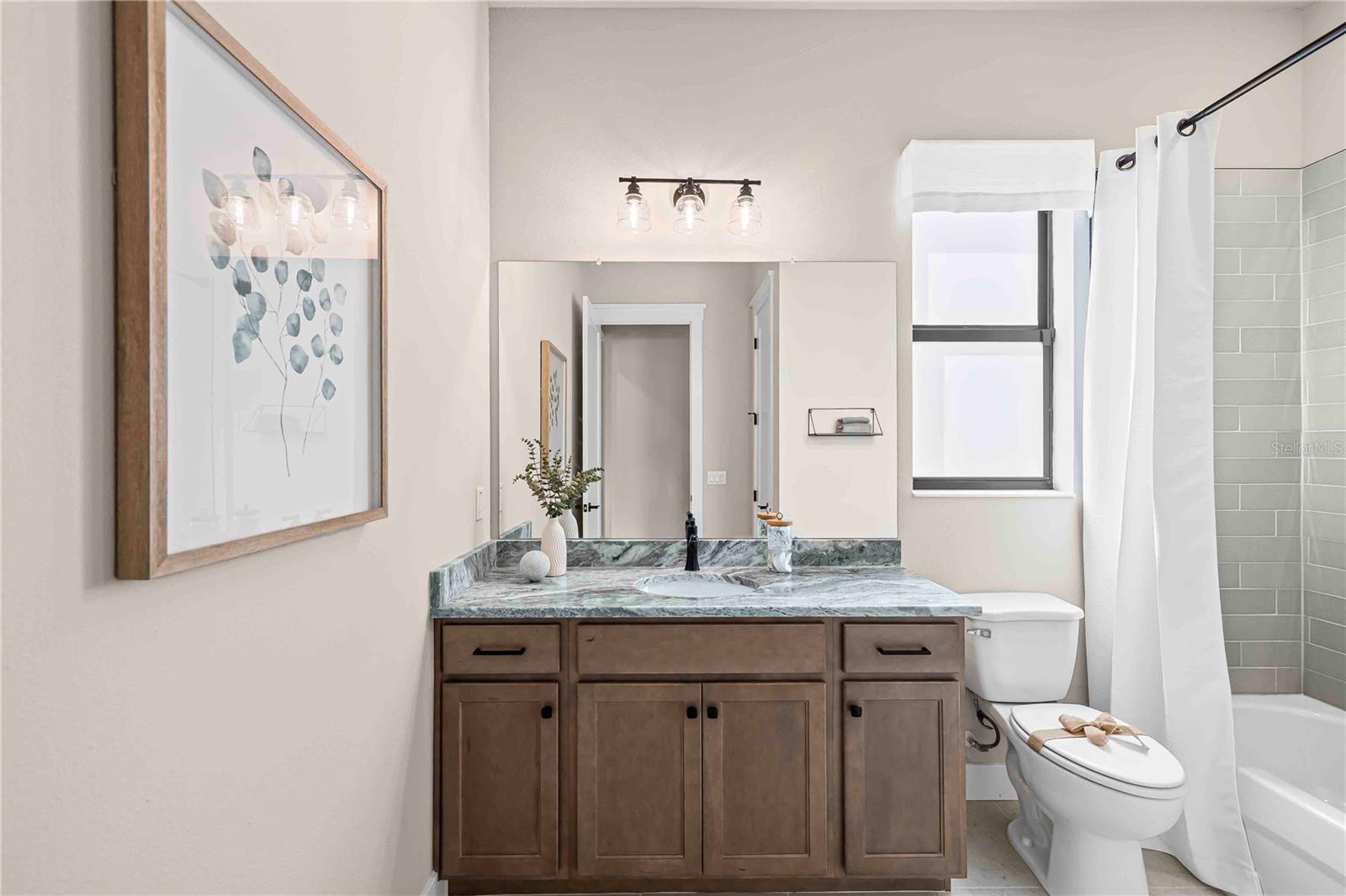 NORTH LAKE ESTATES - Residential