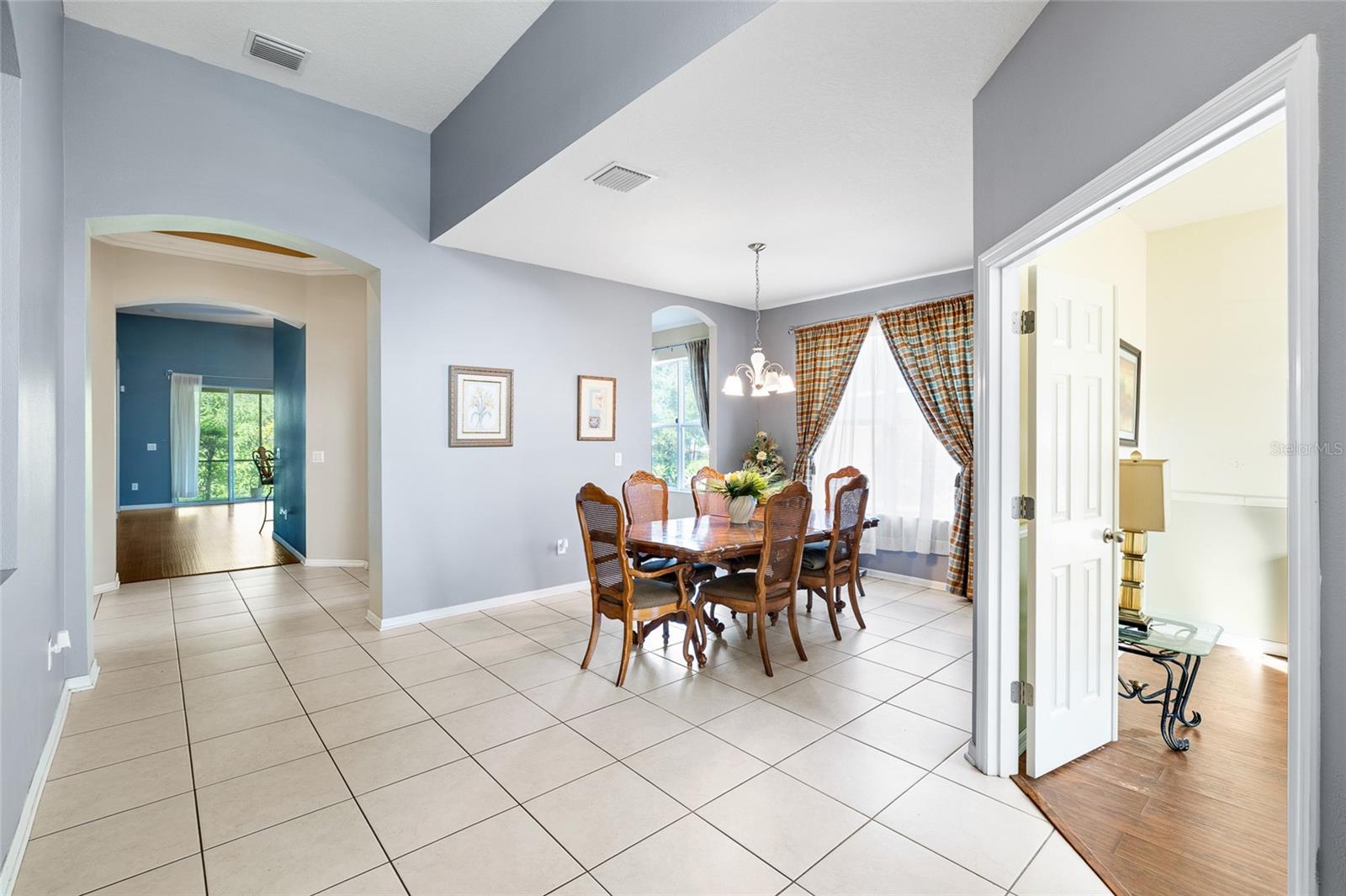 10925 ROCKLEDGE VIEW DRIVE