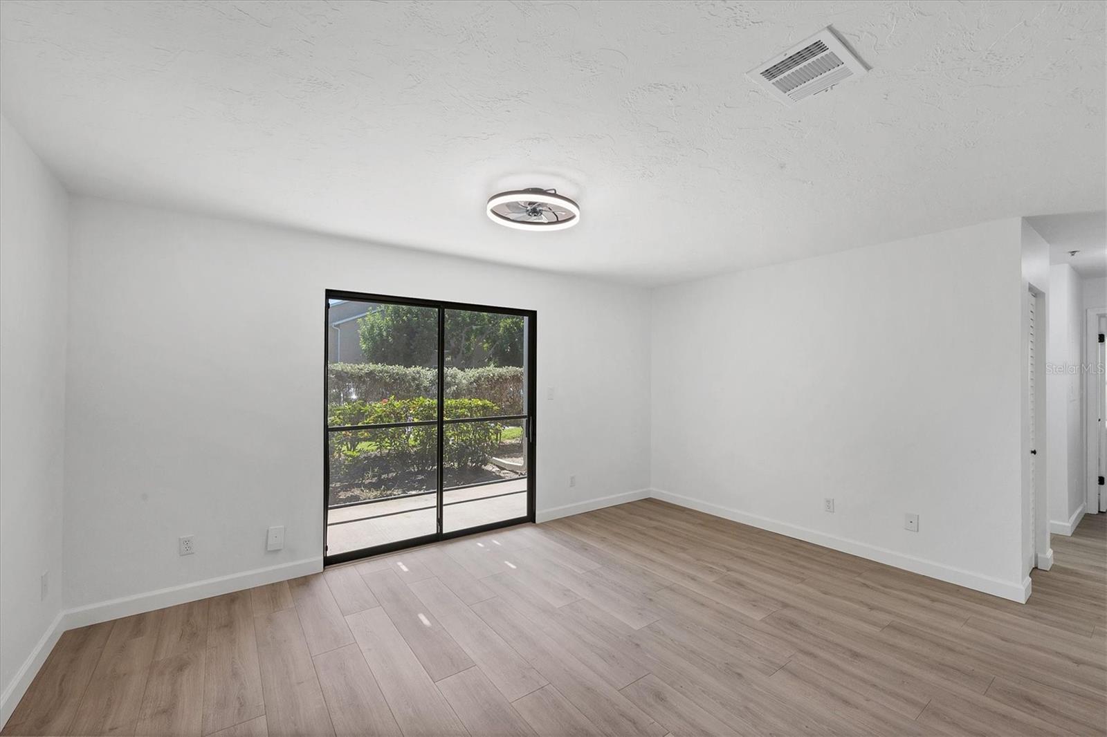 VINTAGE GRAND - Residential