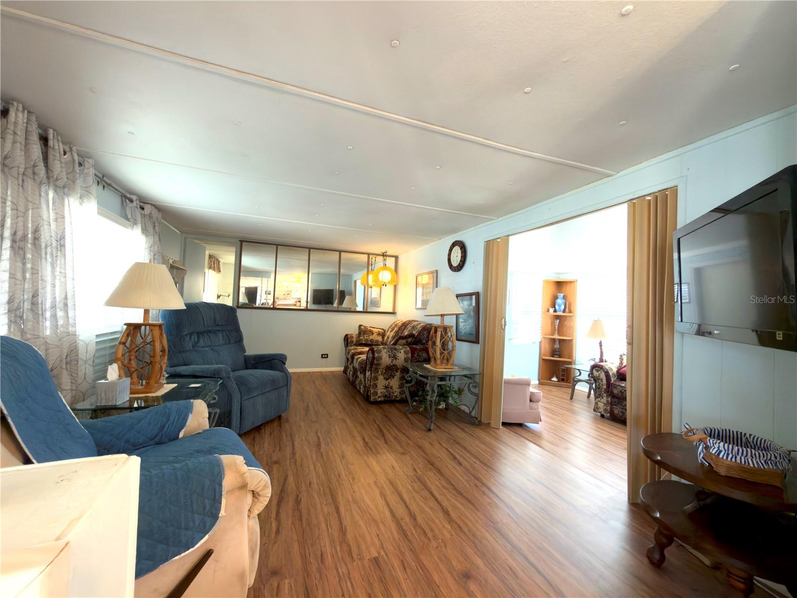 WESTERN SHORES - Residential