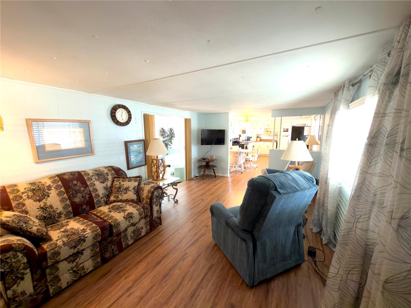 WESTERN SHORES - Residential