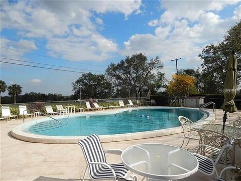 A home in LAKE WALES