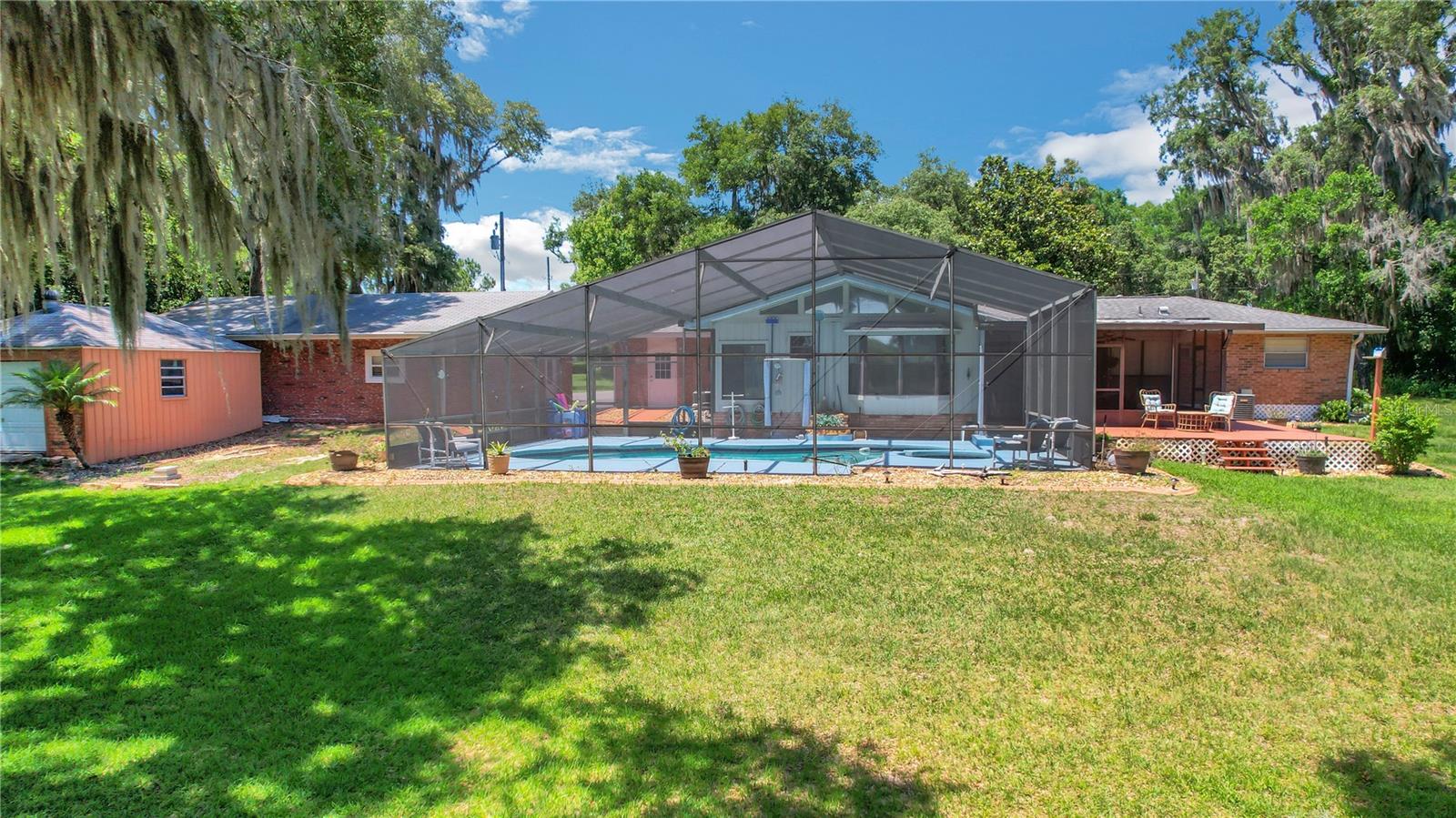 2400 LAKE GRIFFIN ROAD