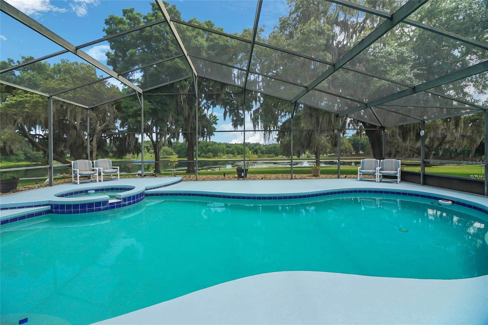 2400 LAKE GRIFFIN ROAD