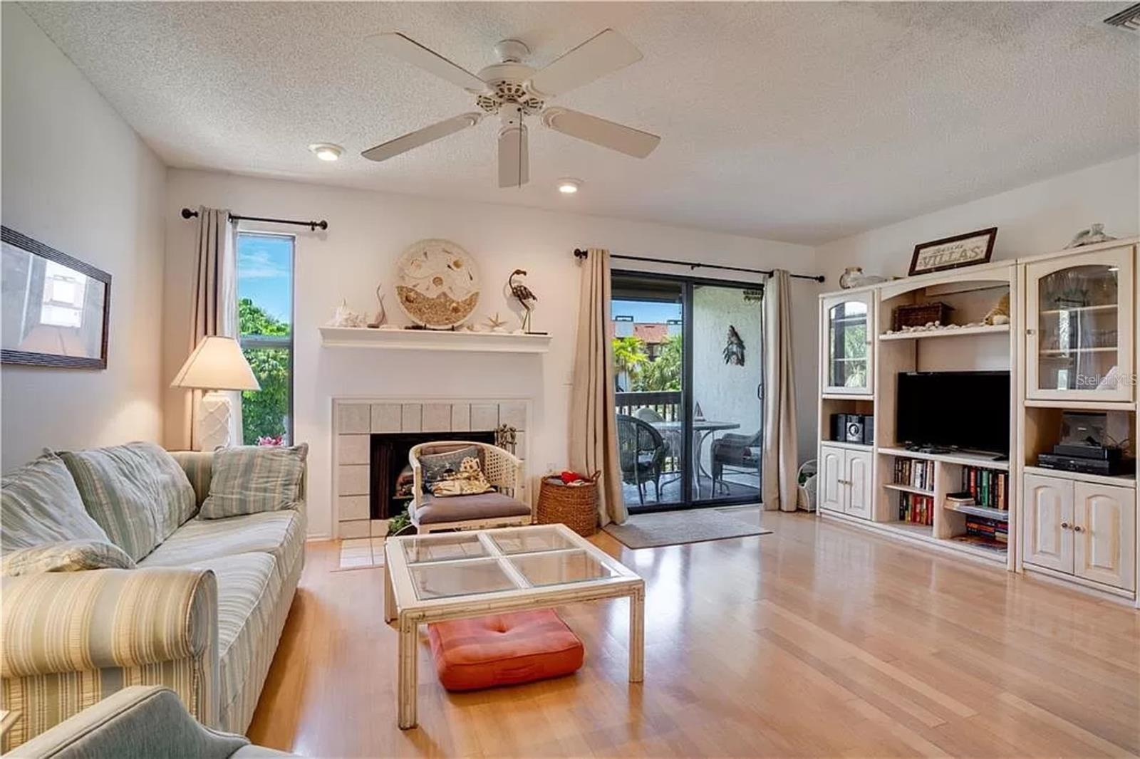 MIDNIGHT SEA - Residential Lease