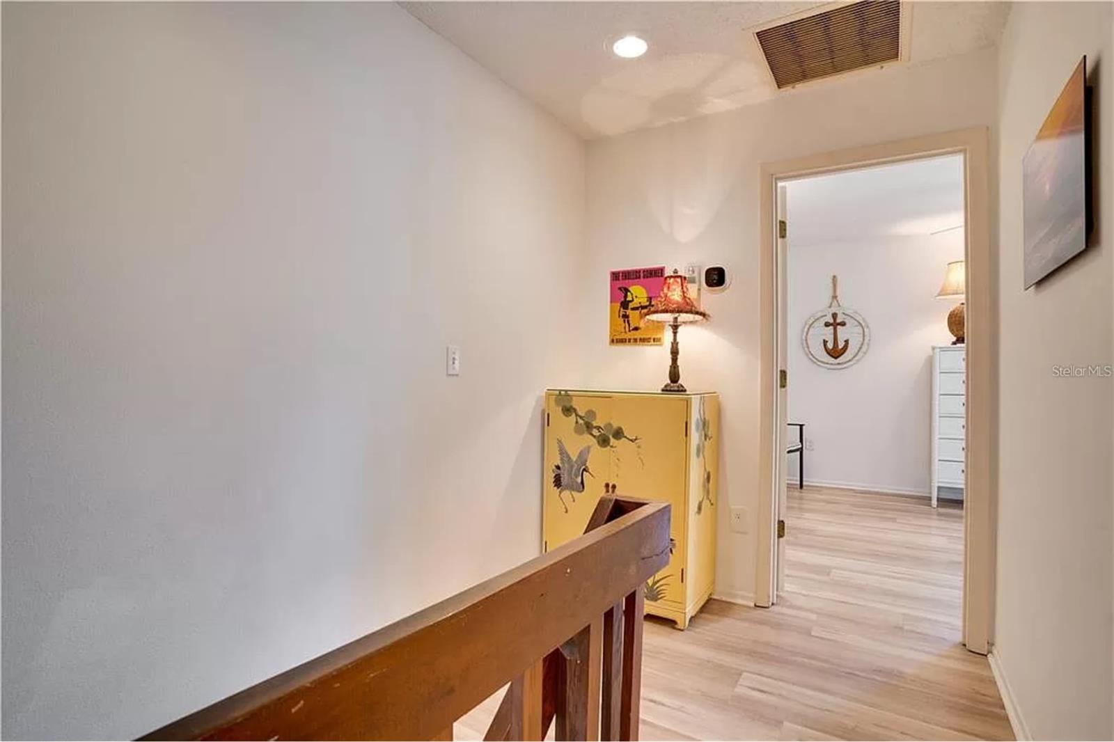 MIDNIGHT SEA - Residential Lease