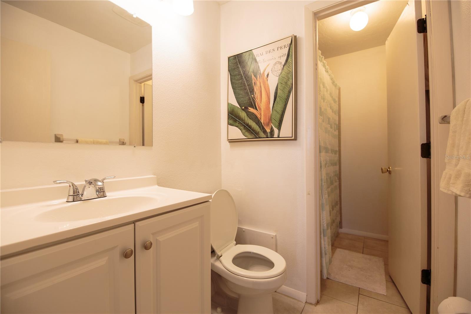 MIDNIGHT SEA - Residential Lease