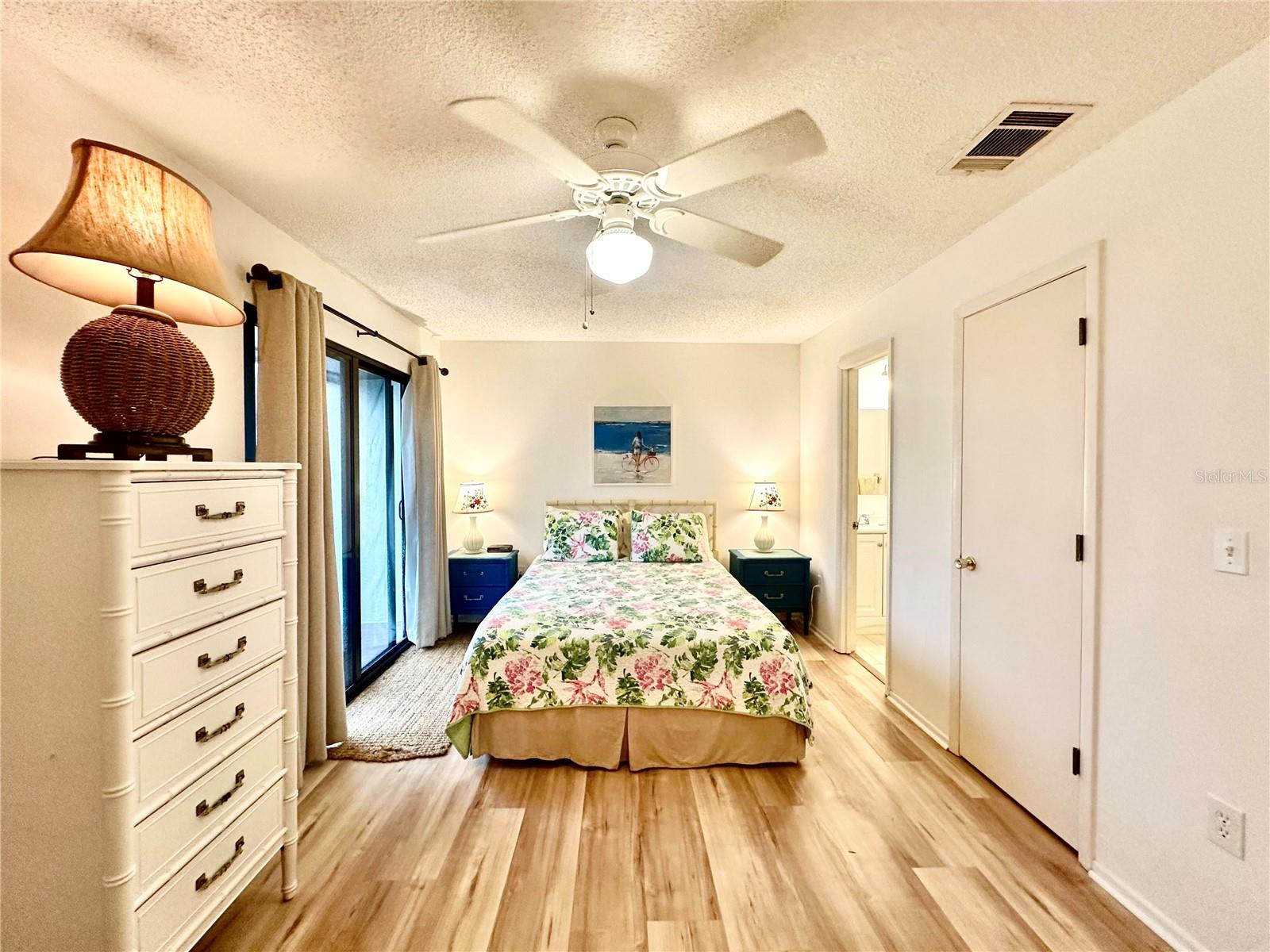 MIDNIGHT SEA - Residential Lease