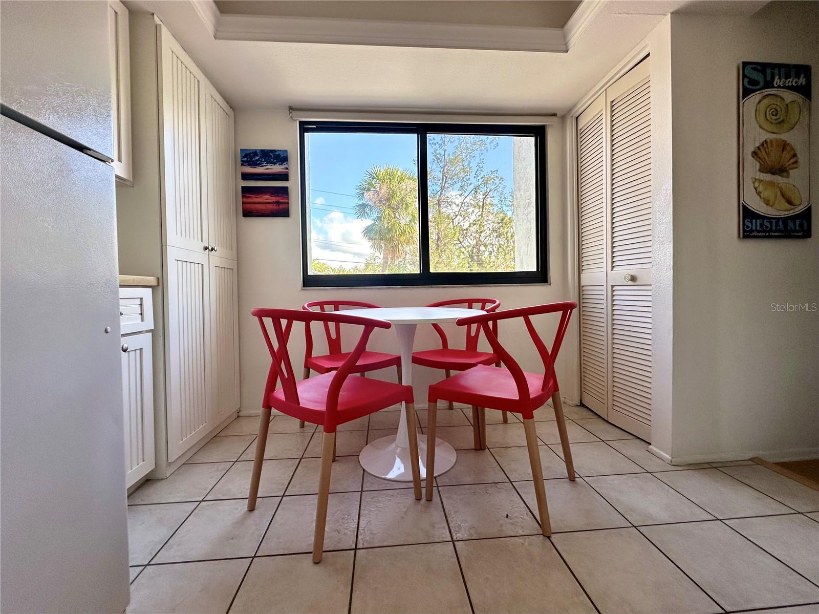 MIDNIGHT SEA - Residential Lease
