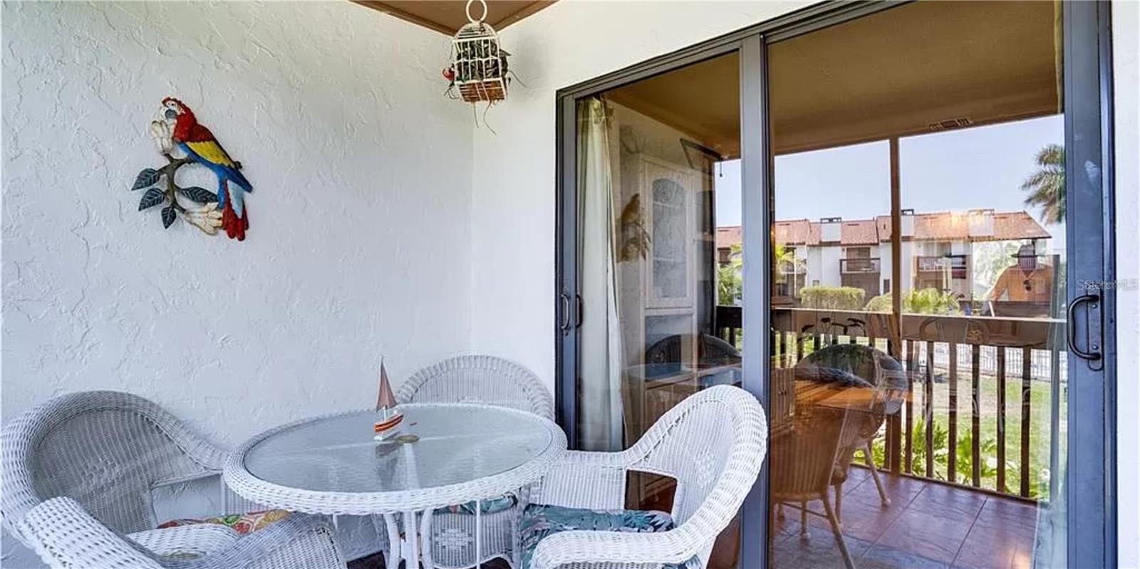 MIDNIGHT SEA - Residential Lease