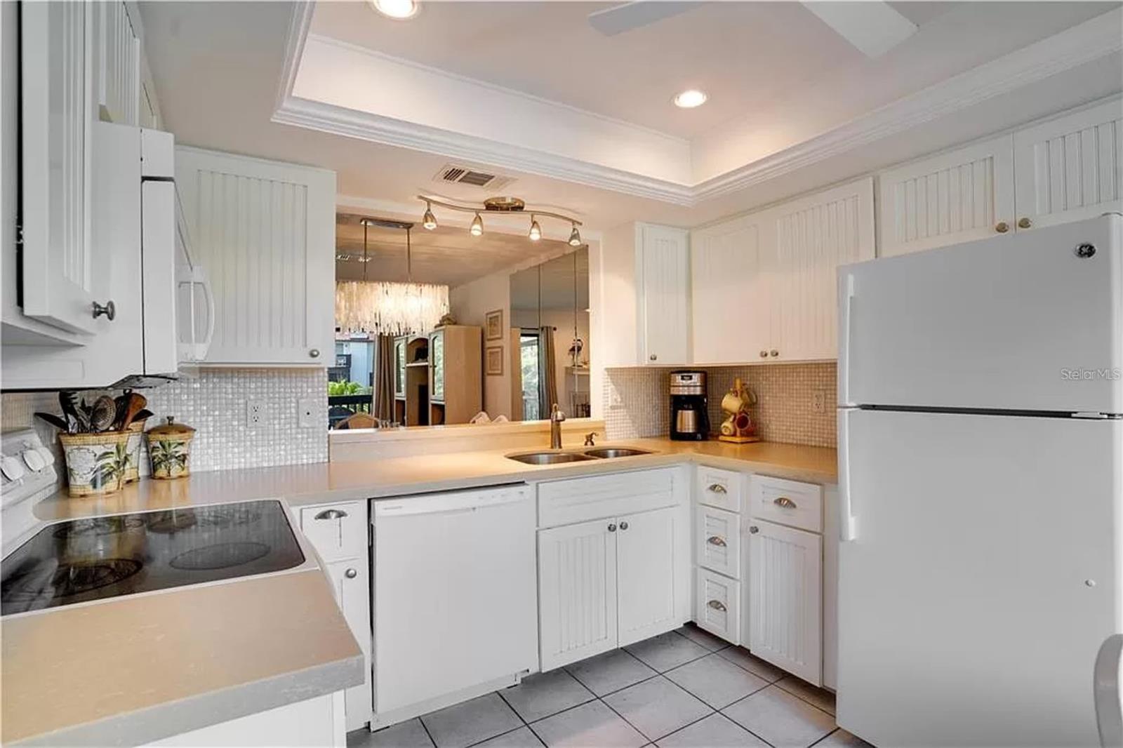 MIDNIGHT SEA - Residential Lease