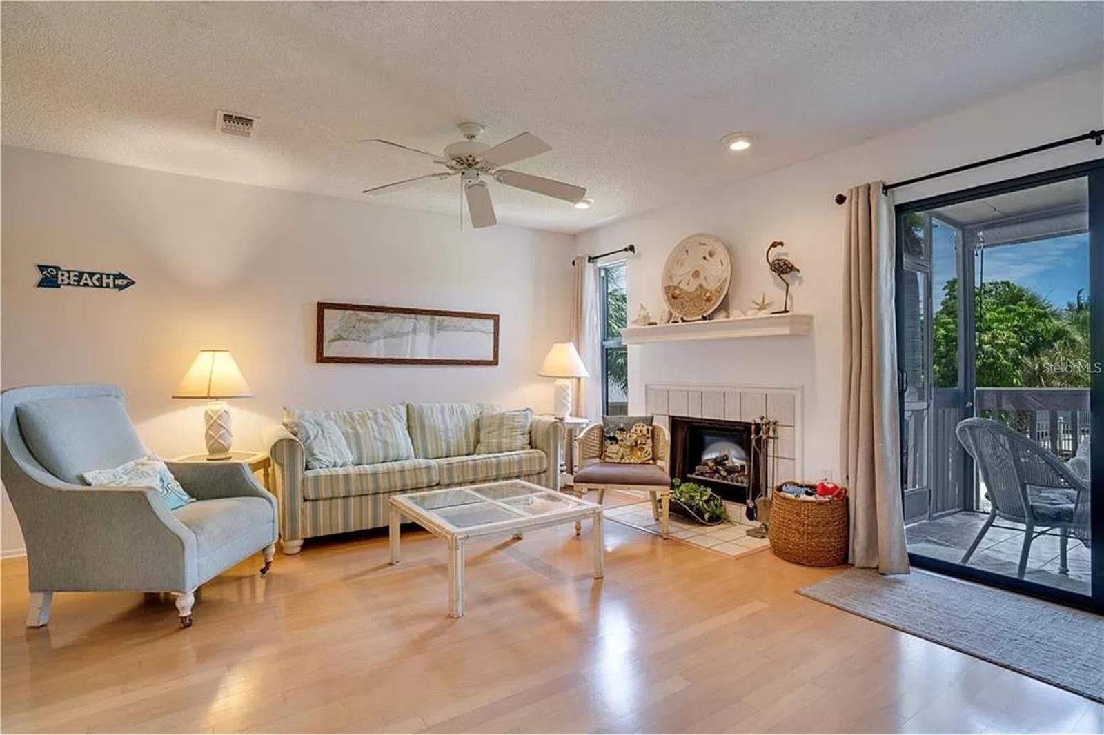 MIDNIGHT SEA - Residential Lease