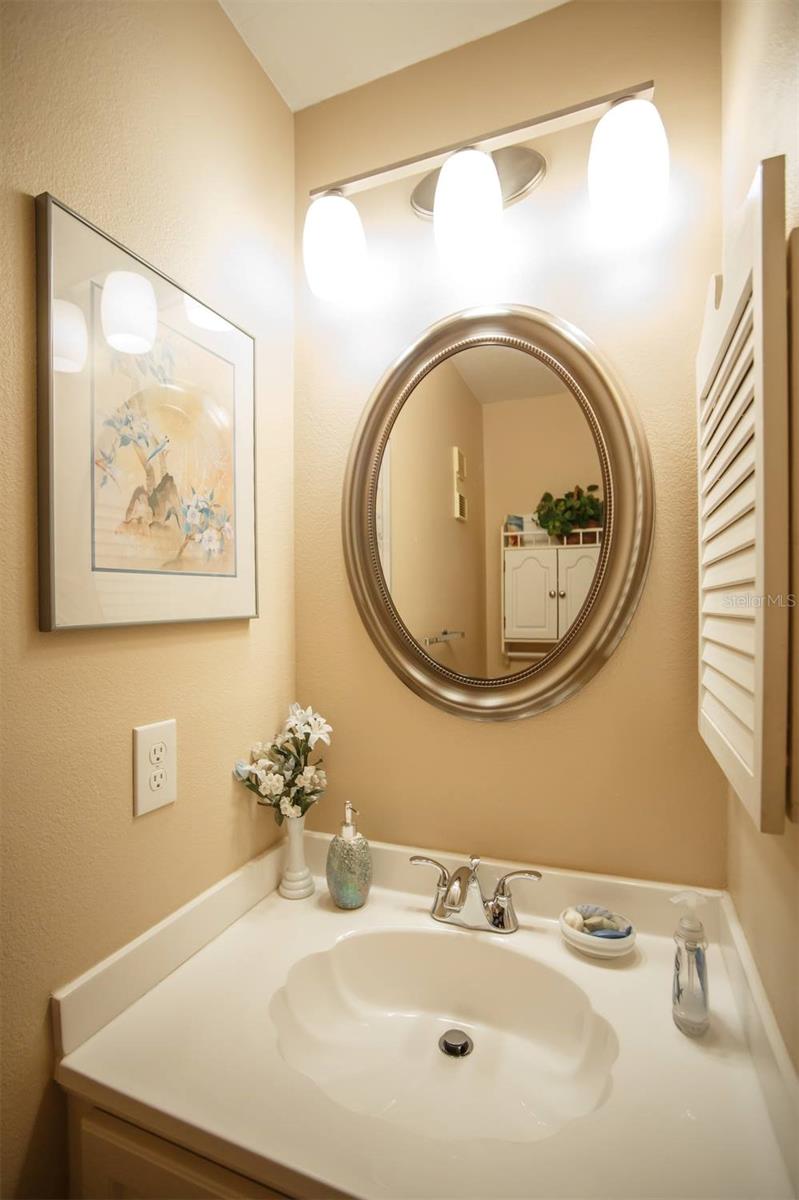 MIDNIGHT SEA - Residential Lease