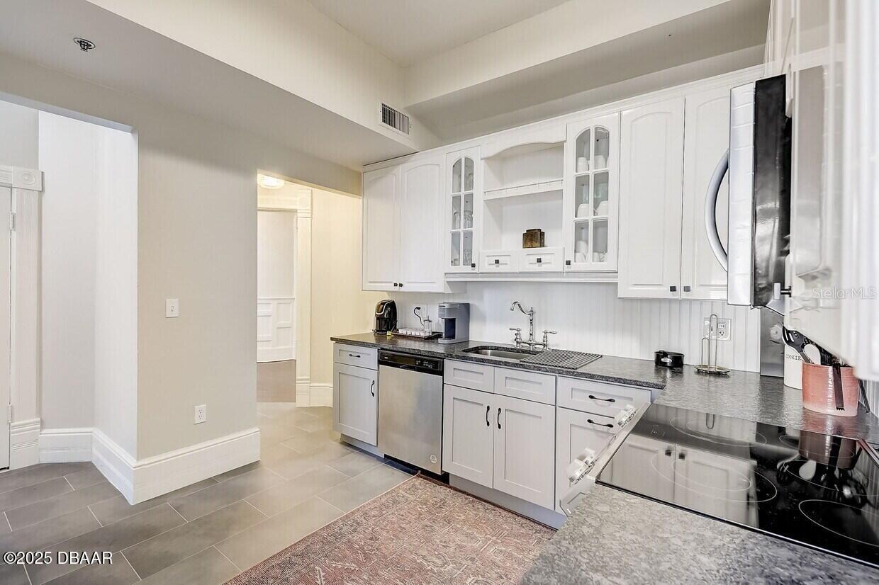 HODGMANS DAYTONA - Residential Income