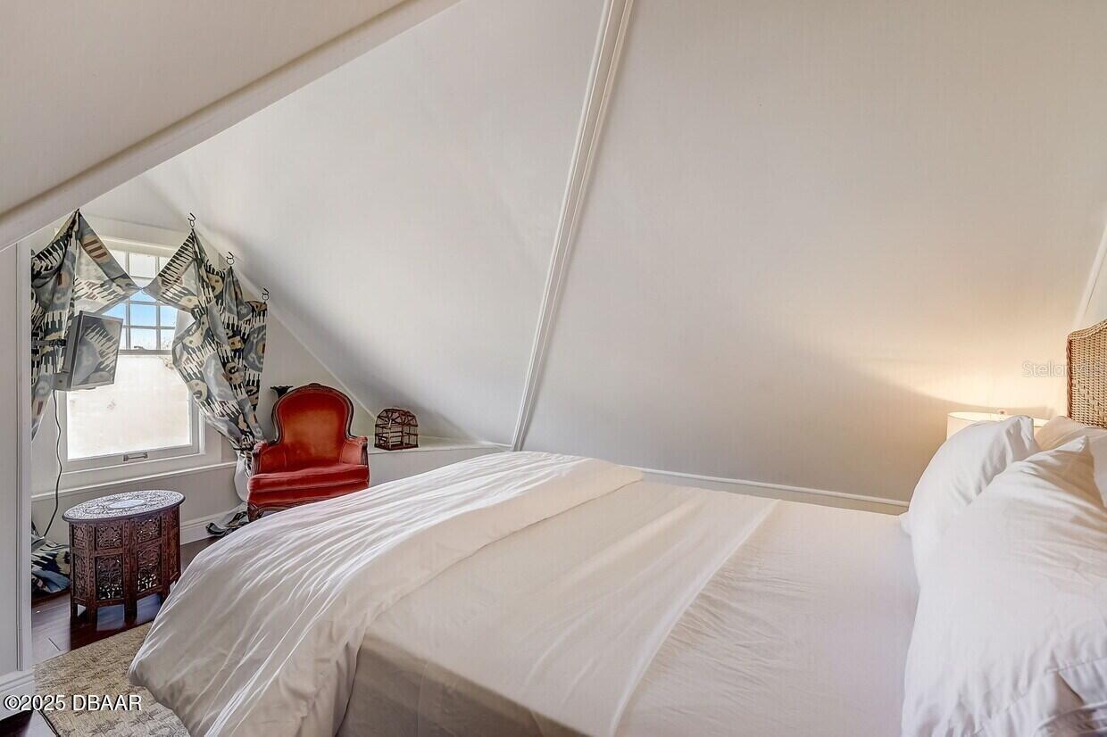 HODGMANS DAYTONA - Residential Income