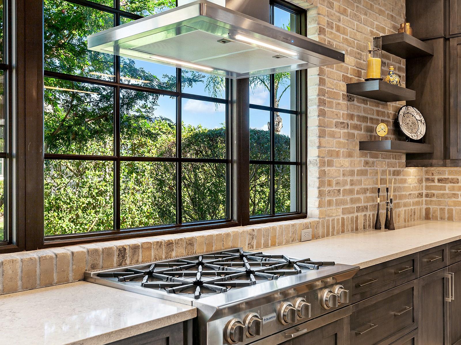 LAKE CLUB - Residential