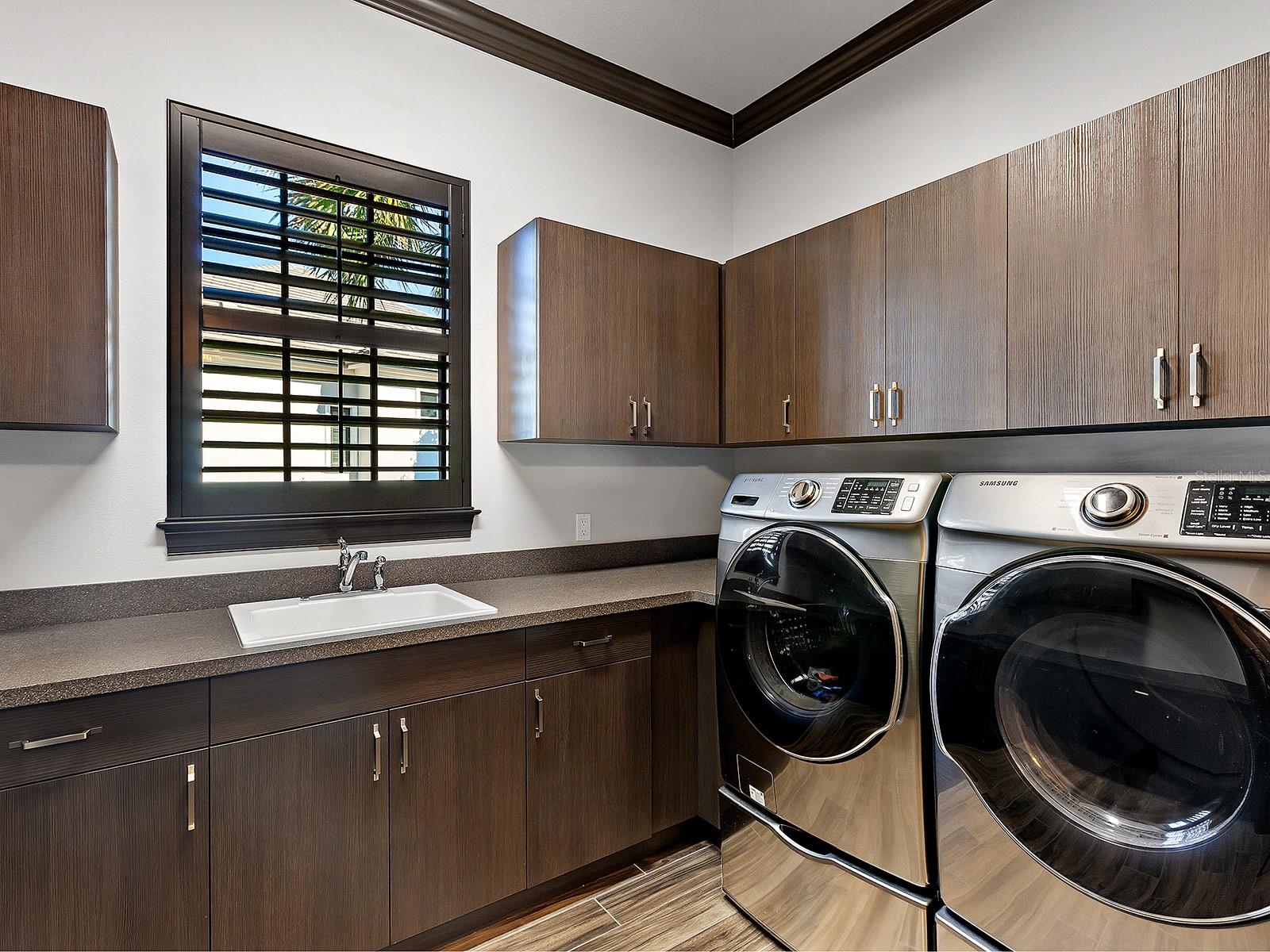 LAKE CLUB - Residential